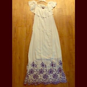 Embroidered white maxi off-shoulder dress. NWT